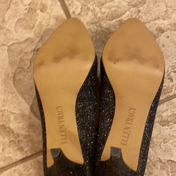 Beautiful, multicolor glitter, black Ellen Tracy 4 in pumps with 1/2 in platform - Picture 6 of 6